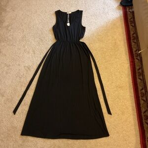 Love Stitch V-Neck Waist Cutout Tie Back Stretch Black Maxi Dress Women’s Size M